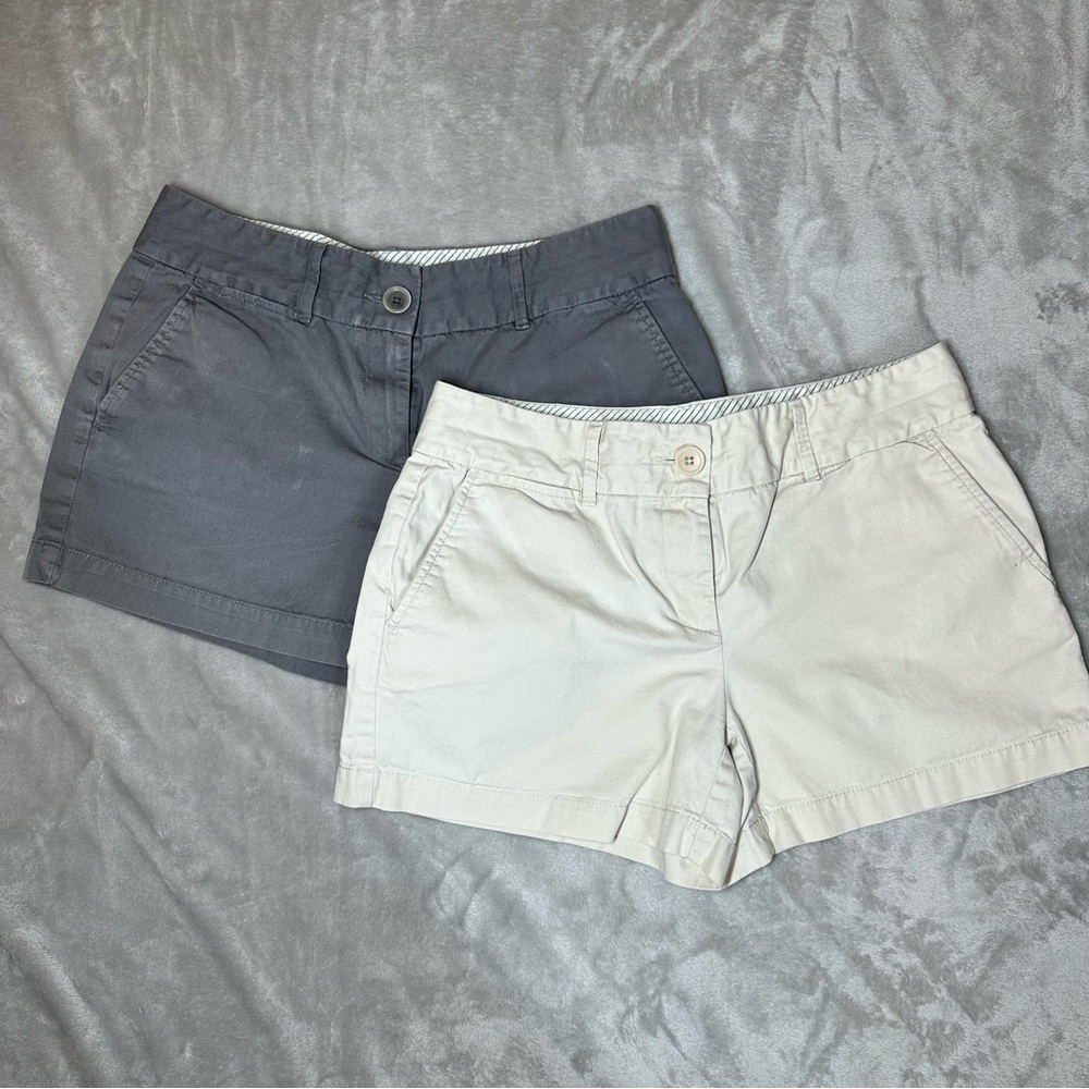 Pair of Women’s The Loft Shorts Grey/Khaki Sz 2